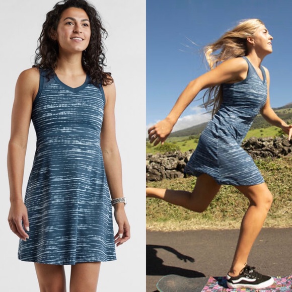 Title Nine Boss Workout Dress Pulse Blue Printed - Picture 1 of 9